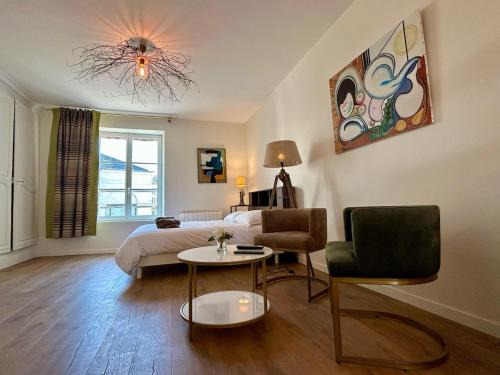 Mortagne-au-Perche Apartment | Studio centre-ville entièrement rénové