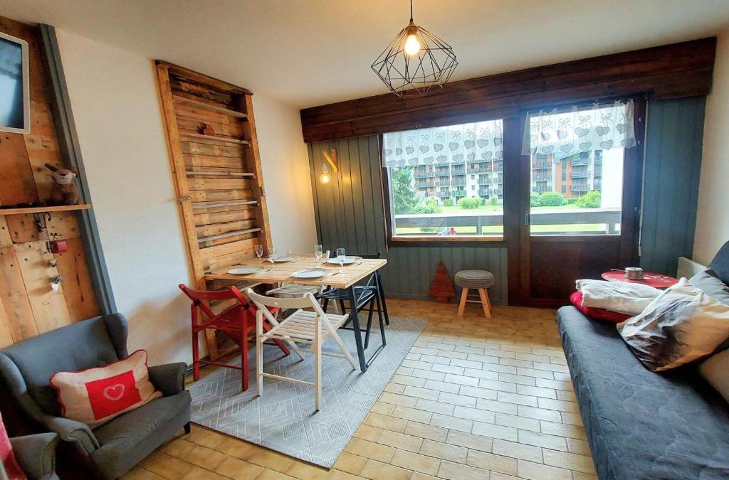 Samoens Apartment | Studio chaleureux au centre du village, animaux acceptés - FR-1-624-110