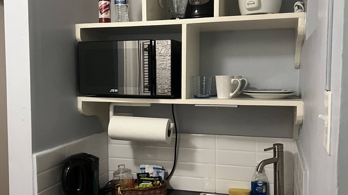 Constant Spring Hotel | Studio Chateau - Manor Park, Kingston 8