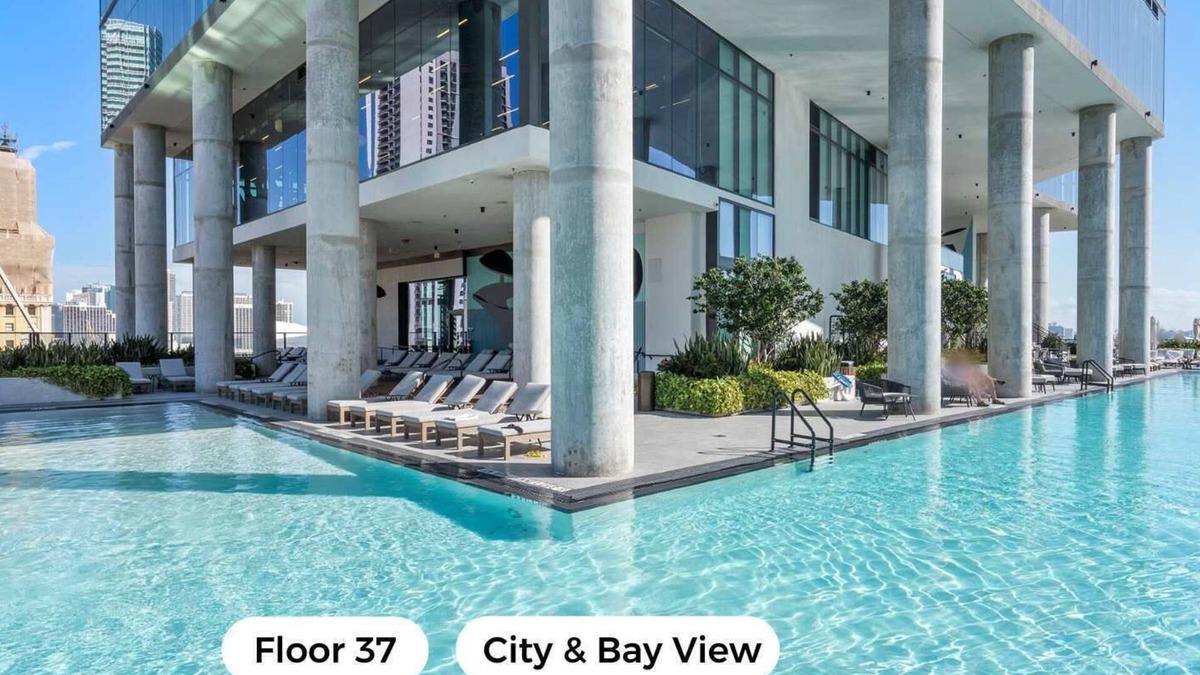 Downtown Miami Apartment | Studio City & Bay Sum