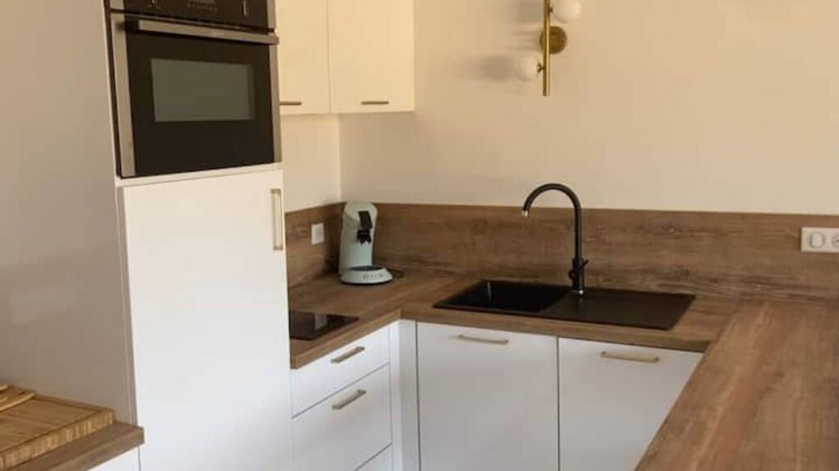 Vico Apartment | Studio Climatisé en Bord de mer
