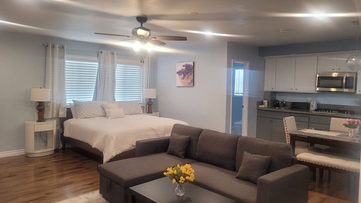 Stanton Apartment | STUDIO COMFORT