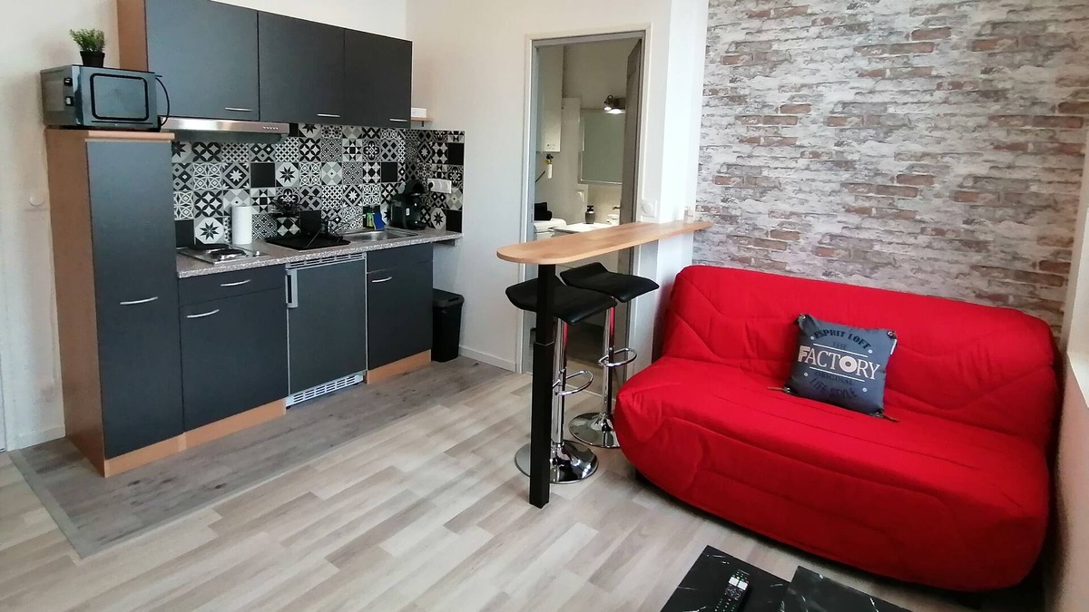 Tonneins Apartment | Studio Cosy Brick Home