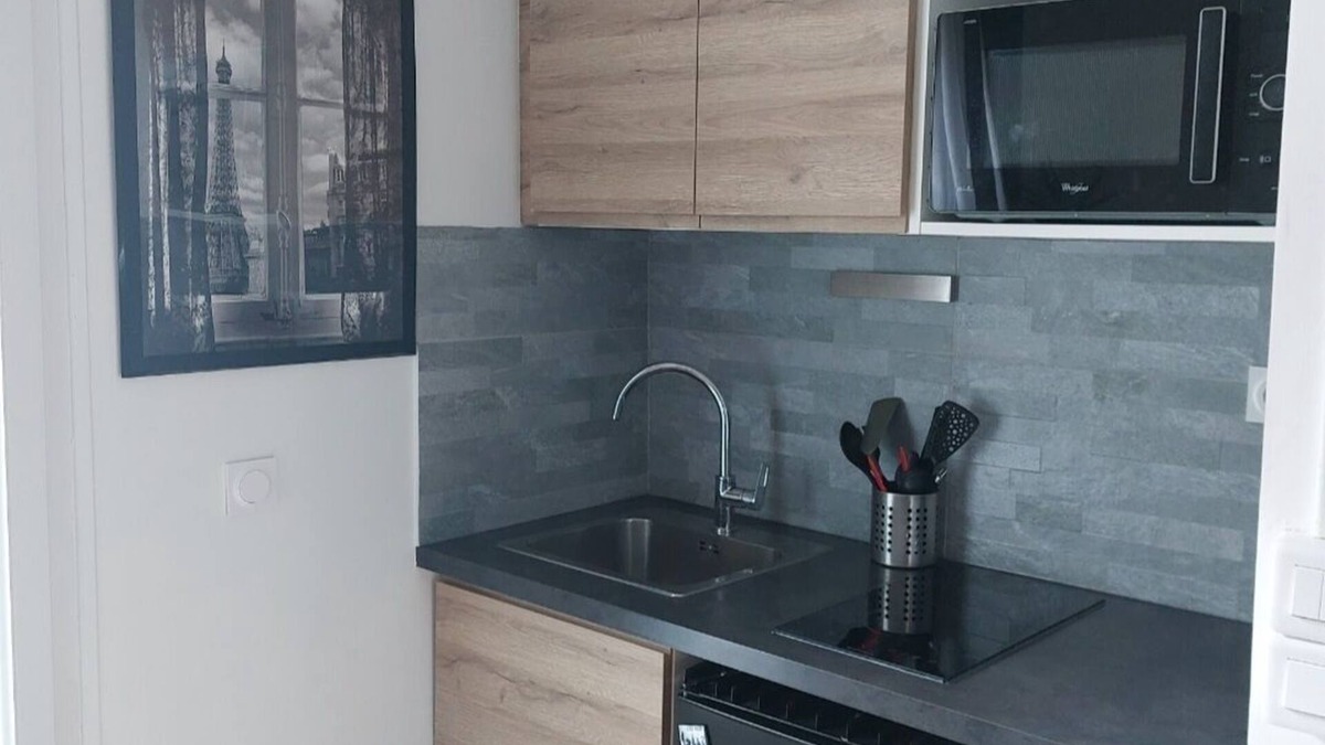 Les Lilas Apartment | Studio Cosy Entièrement Équipé, Métro Mairie des Lilas Idéal Pour Visiter Paris