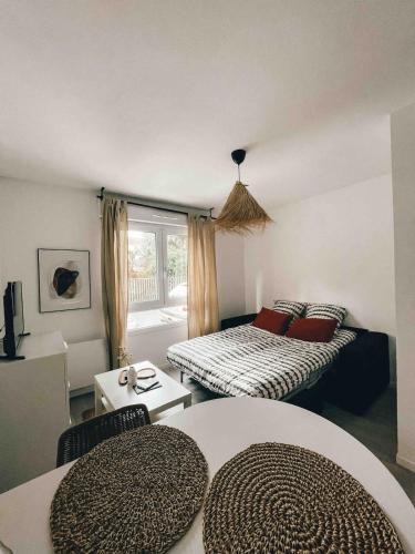 Republique - Les Ponts Apartment | Studio cosy Ile de Nantes proche tram ligne 2 et 3
