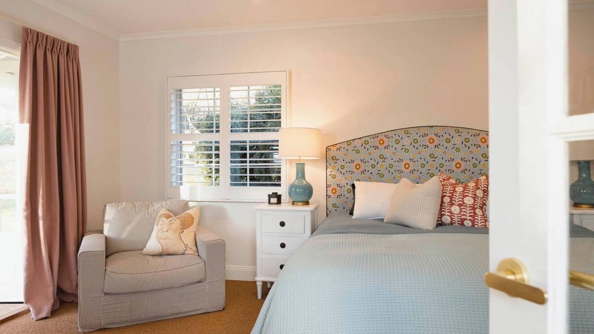 Stanley Apartment | Studio cottage on a Peony Farm in the Victorian Alps