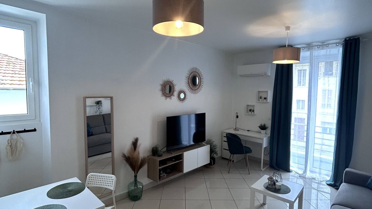 La Madeleine Apartment | Studio Dans Villa Idéalement Situé Proche Mer, Tram, Aéroport