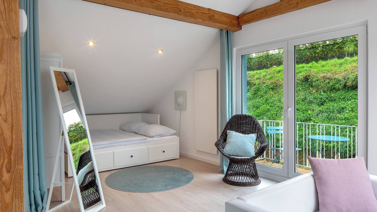 Endingen am Kaiserstuhl Apartment | Studio Apartment 'Engelsloft' with Balcony and Wi-Fi