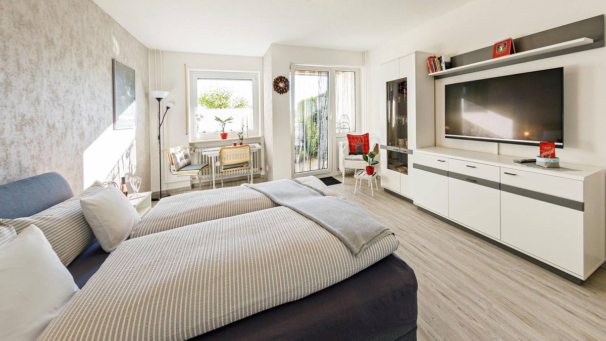Schoenwald Apartment | Studio 'Morgensonne' with Private Terrace and Wi-Fi