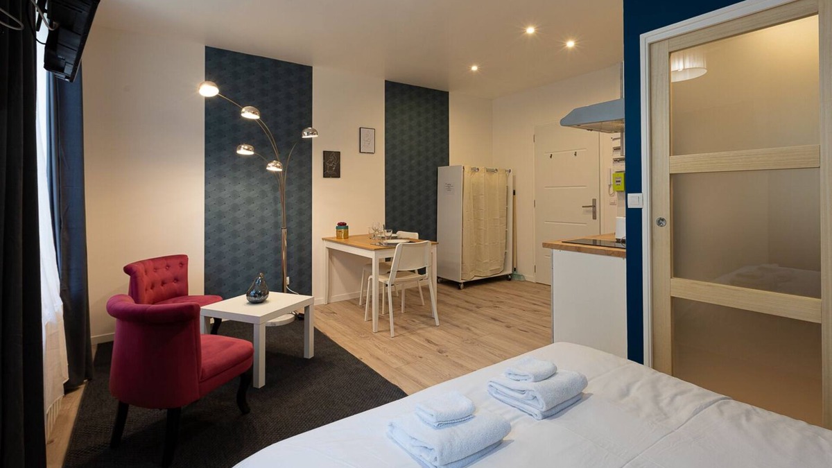Saint-Quentin Apartment | Studio-Deluxe-Ensuite with Bath