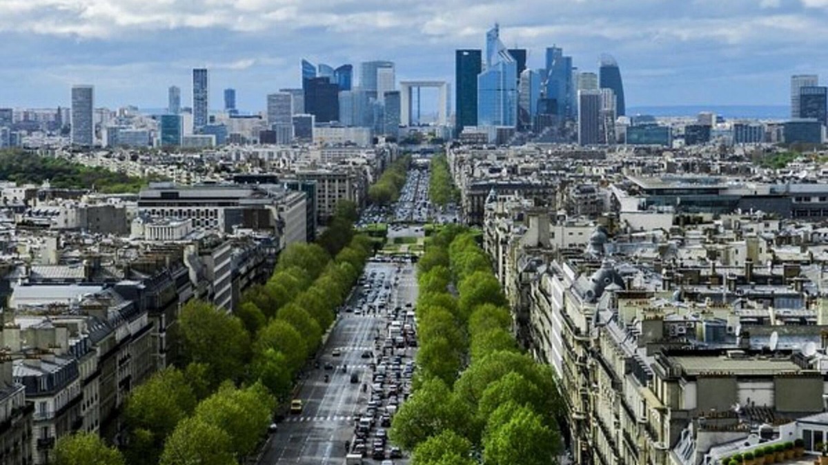 Gambetta Apartment | Studio Deluxe With Balcony In La Défense Paris