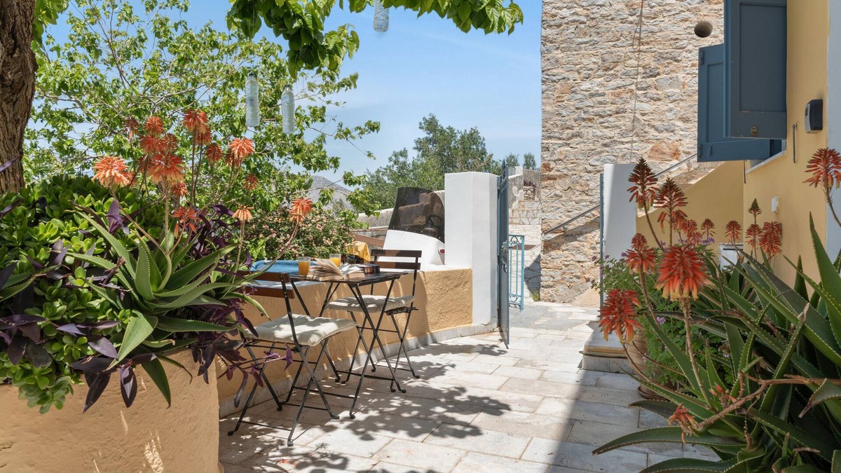 Pedi Apartment | Studio 'Dikaia 1' with Sea View, Wi-Fi and Air Conditioning