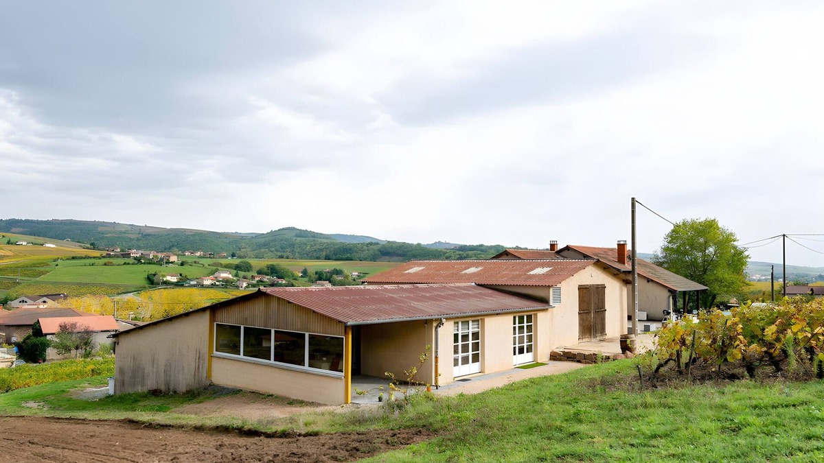 Ternand Apartment | Studio 'Domaine De La Chambarde' with Mountain View, Wi-Fi and Air Conditioning