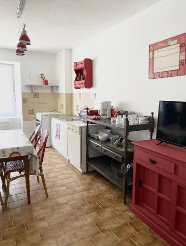 Jullianges Apartment | Studio en rez-de-chaussée tout équipé
