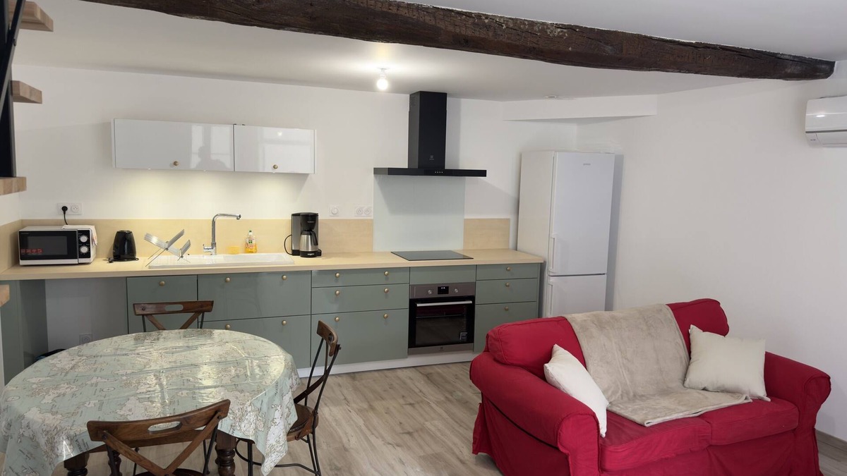 Prehy Apartment | Studio-Ensuite with Shower-Garden view- privatif