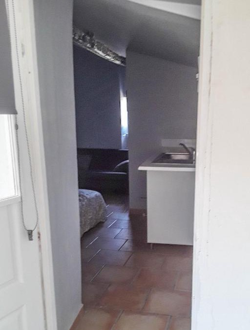 Montfrin Apartment | Studio entre Cévennes et Camargue