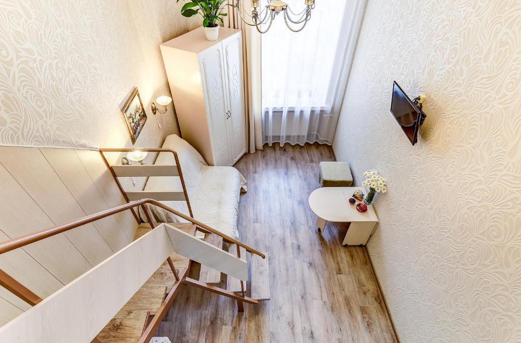 Vladimirskiy Apartment | Studio Favorite City