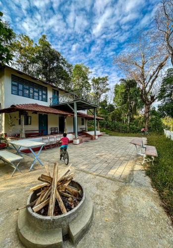 Alur Villa | Studio Figtree by evaddo