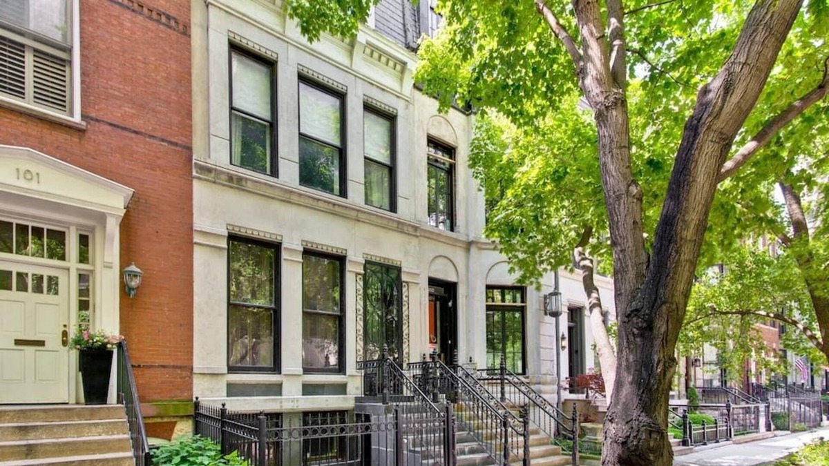Gold Coast Apartment | Studio flat in the heart of Chicago's Gold Coast