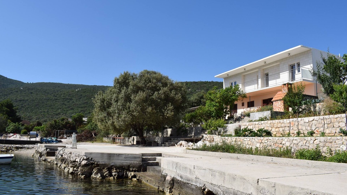 Putnikovic Apartment | Studio flat near beach Kabli, Pelješac (AS-10225-b)