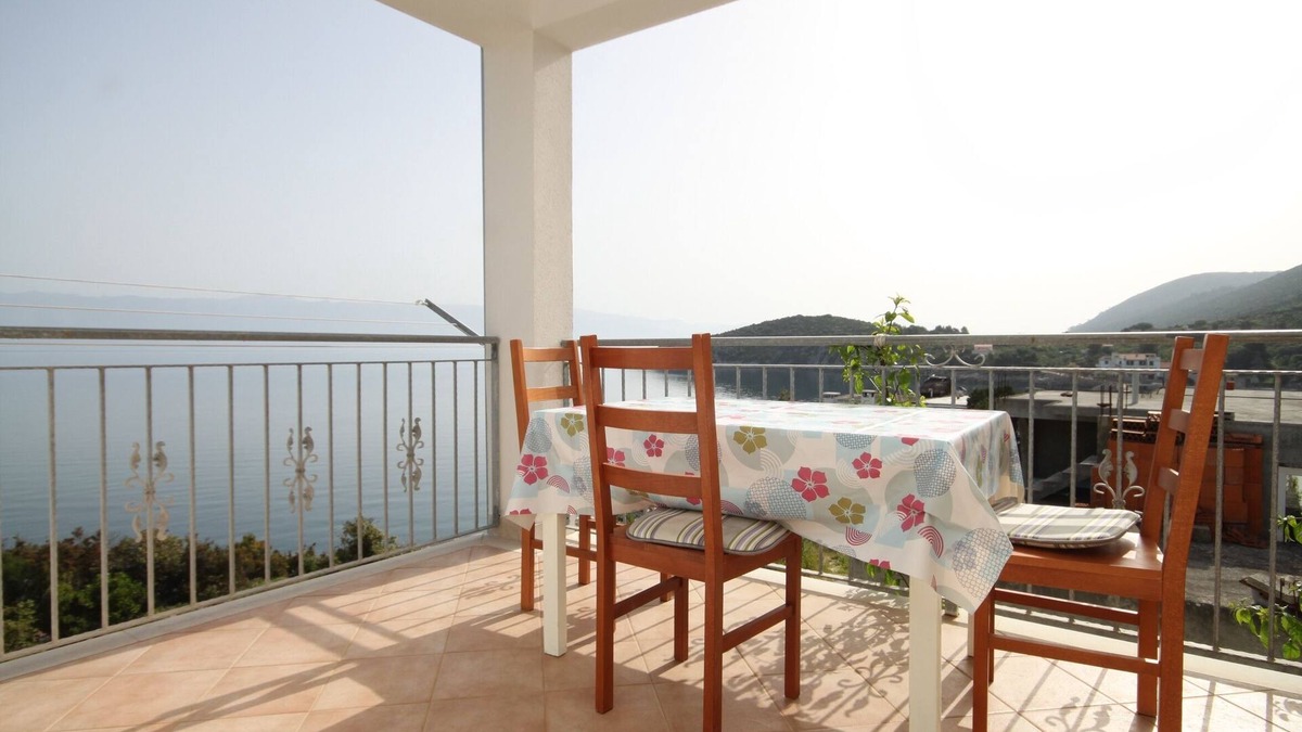 Pokrivenik Apartment | Studio flat near beach Cove Pokrivenik, Hvar (AS-8673-a)