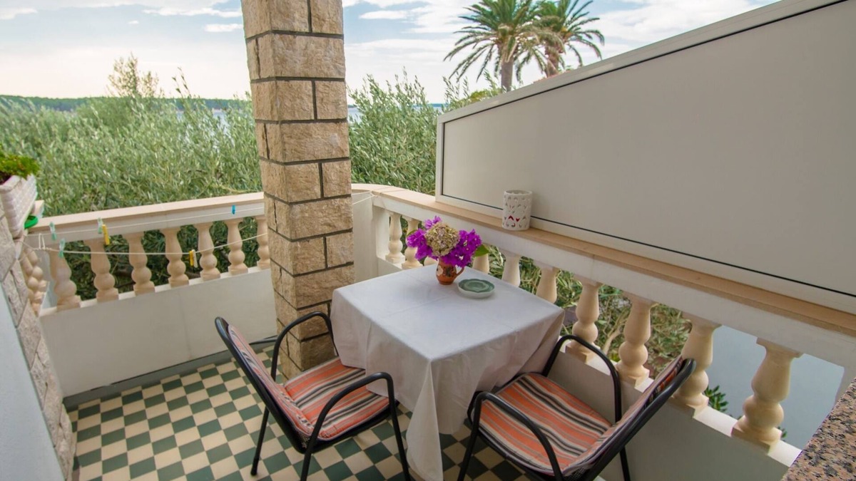 Rab Apartment | Studio flat near beach Barbat, Rab (AS-14884-a)