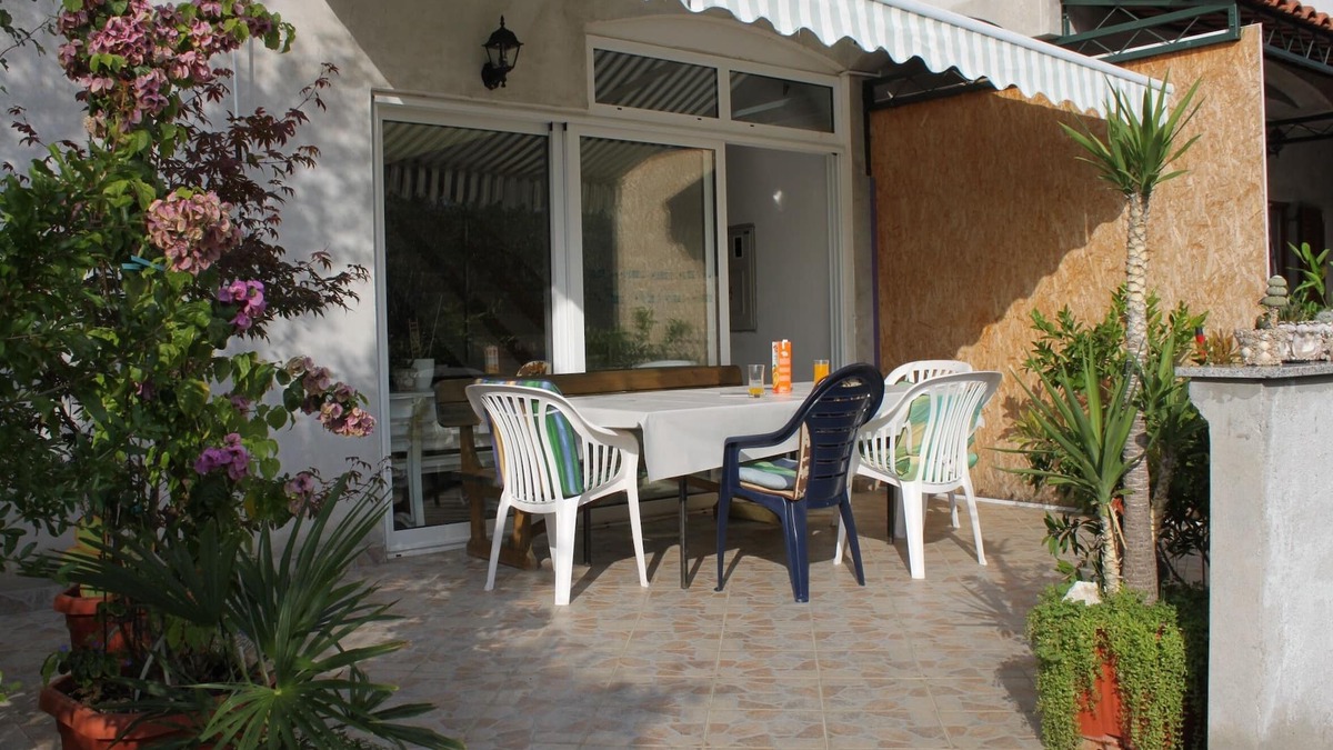 Municipality of Kali Apartment | Studio flat near beach Cove Mala Lamjana, Ugljan (AS-8461-a)