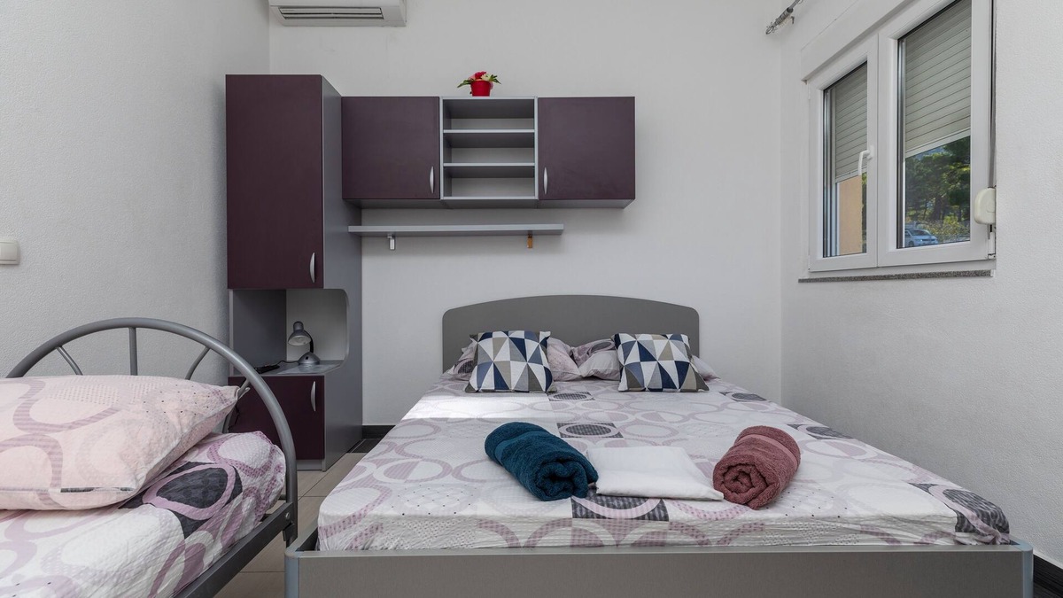 Krvavica Apartment | Studio flat with air-conditioning Krvavica, Makarska (AS-23540-c)