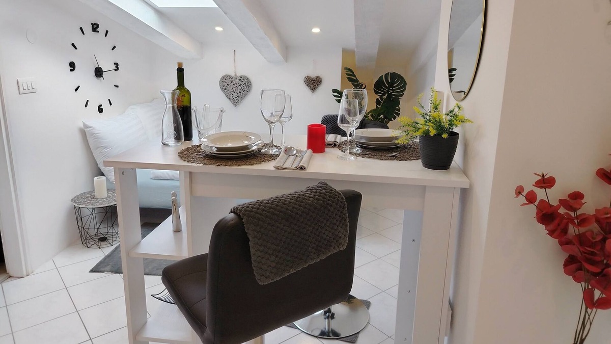 Rijeka Apartment | Studio flat with air-conditioning Rijeka (AS-24397-a)