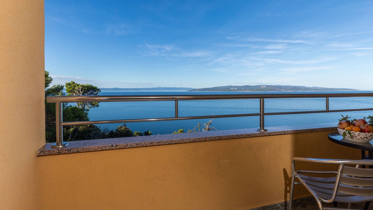 Krvavica Apartment | Studio flat with balcony and sea view Krvavica, Makarska (AS-23540-a)