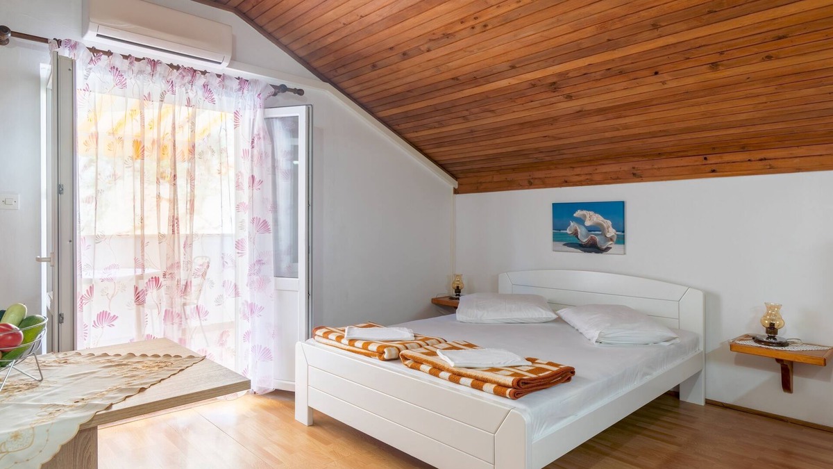 Zastrazisce Apartment | Studio flat with balcony Cove Vela Stiniva, Hvar (AS-14511-c)