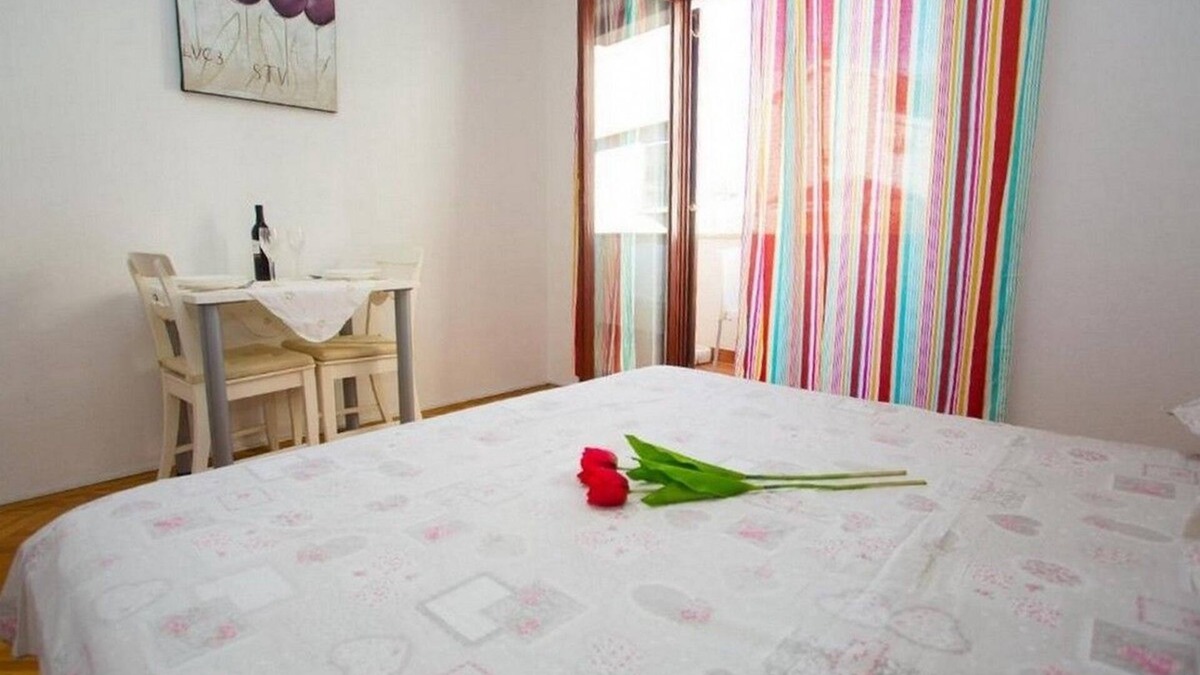 Promajna Apartment | Studio flat with balcony Promajna, Makarska (AS-20785-b)