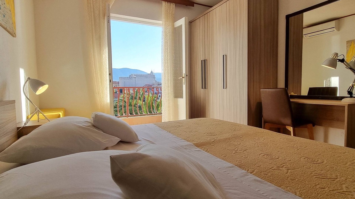 Vrboska Apartment | Studio flat with balcony and sea view Vrboska, Hvar (AS-540-a)
