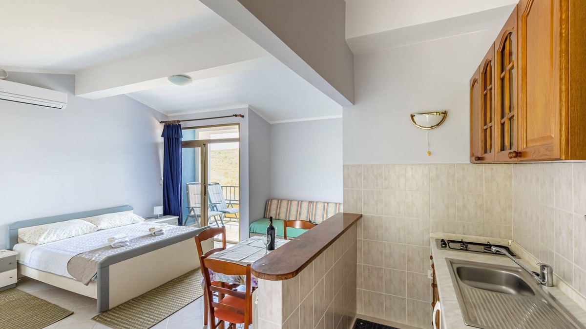Brsec Apartment | Studio flat with balcony and sea view Brseč, Opatija (AS-7796-a)