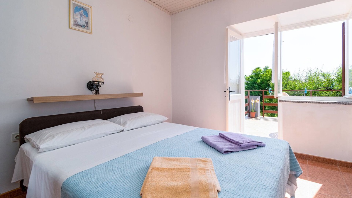 Skrbcici Apartment | Studio flat with terrace Skrbcici, Krk (AS-21231-a)
