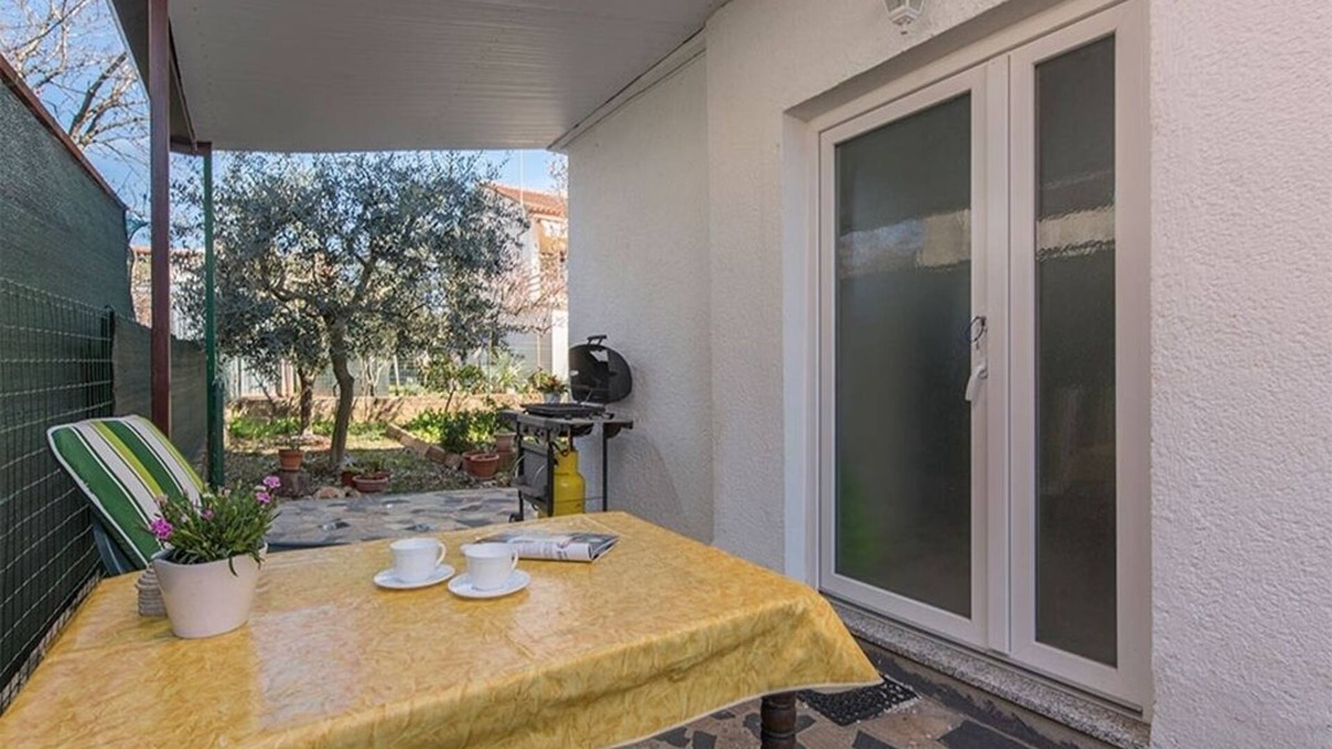 Novigrad Apartment | Studio flat with terrace Novigrad (AS-2536-a)