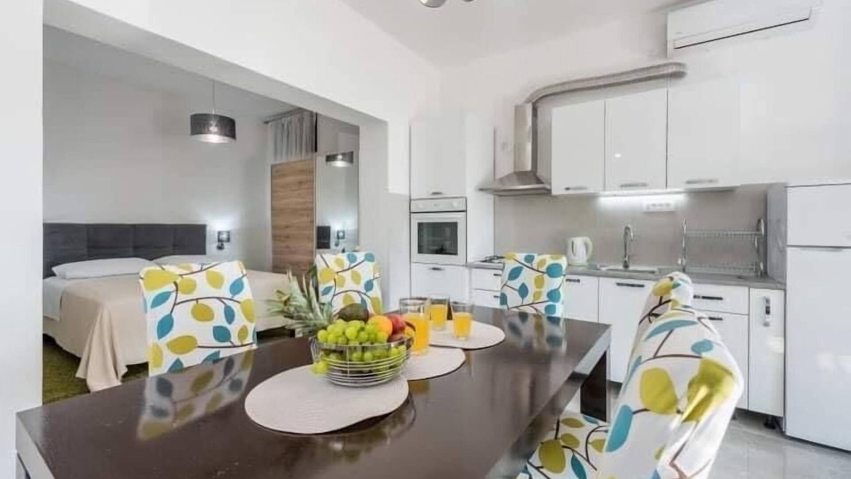 Poljica Apartment | Studio flat with terrace and sea view Poljica, Trogir (AS-21041-b)