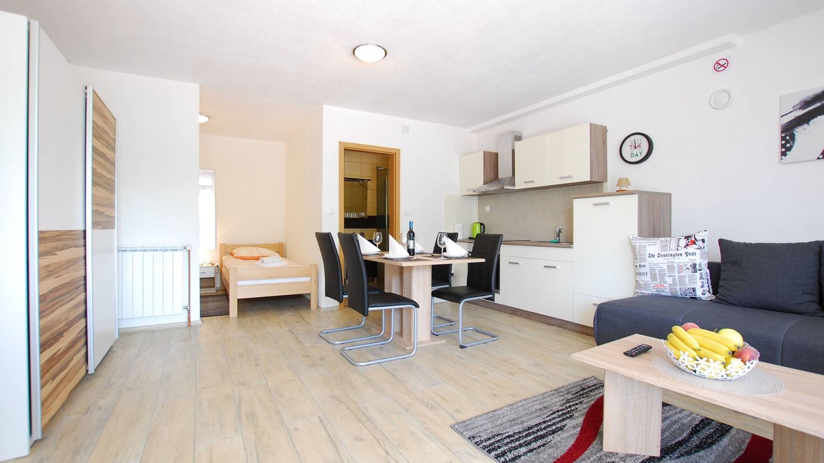 Sarsoni Apartment | Studio flat with terrace Rijeka (AS-18146-a)