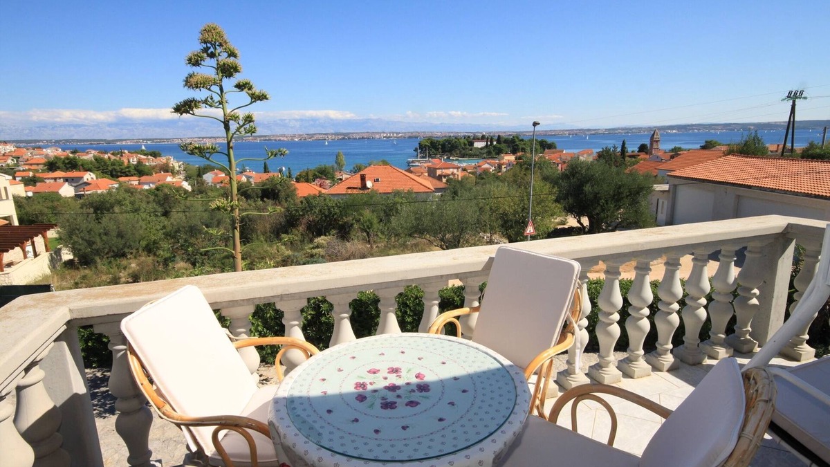 Preko Apartment | Studio flat with terrace and sea view Preko, Ugljan (AS-8224-b)