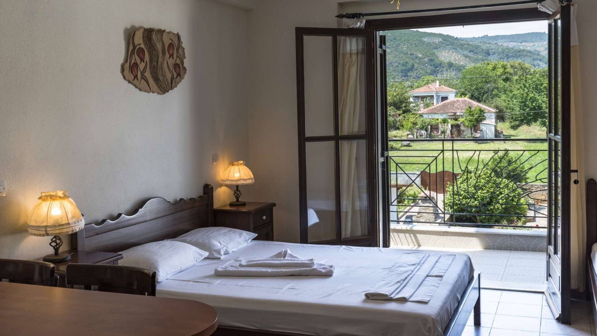 Platania Apartment | Studio for 2 pers. on the first floor - with mountain view #No. 5