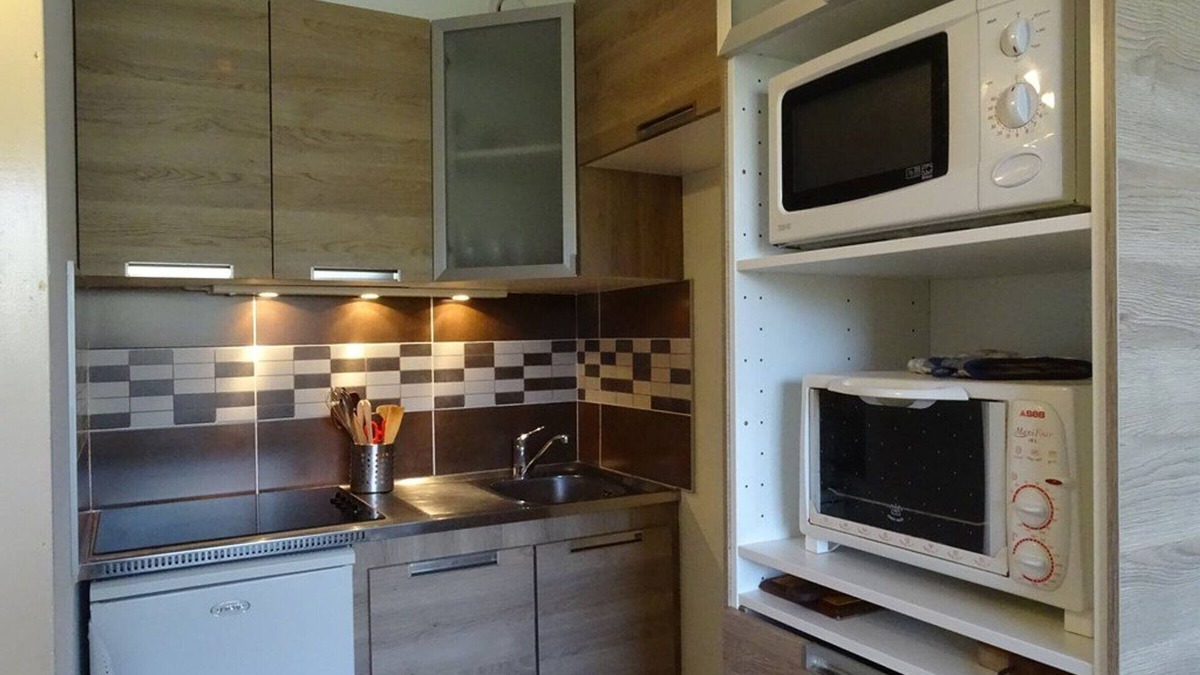 Arette Apartment | Studio for 4 near the slopes with balcony and parking