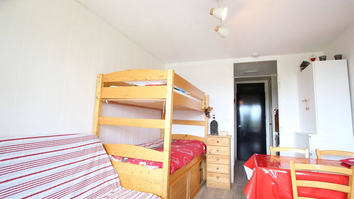 Chamrousse Apartment | Studio for 4 people, near slopes, south-facing balcony, Chamrousse