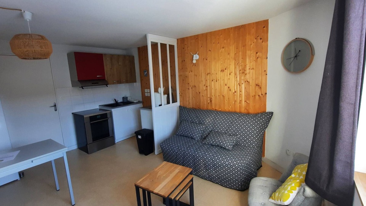 Besse-et-Saint-Anastaise Apartment | STUDIO COSY EN CENTRE STATION ET PIED DES PISTES