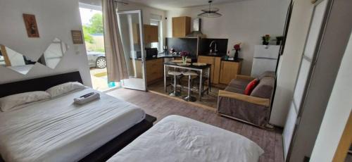 Noyal-Chatillon-sur-Seiche Apartment | Studio Cosy à 5 minutes de Rennes - 3 personnes