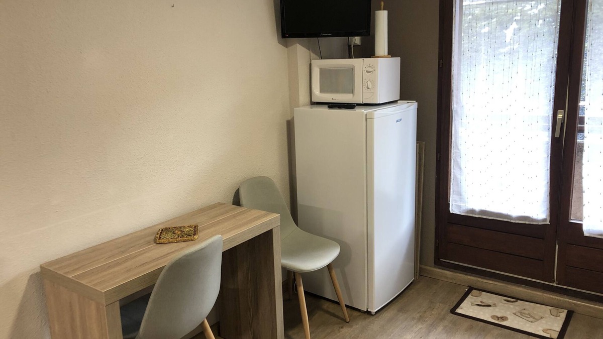 Saint-Leger-les-Melezes Apartment | Studio for 6 near the ski slopes
