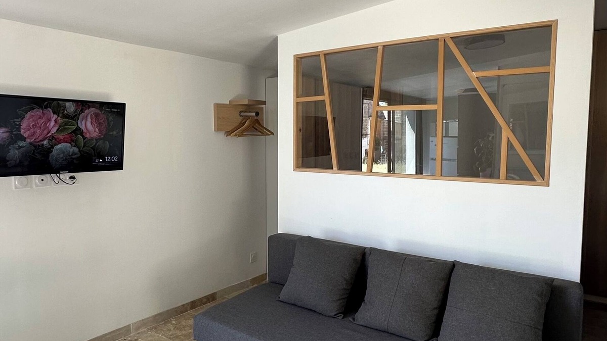 Saint-Quentin-la-Poterie Apartment | Studio in the South of France, 5 minutes from Uzès in Saint Quentin la Poterie