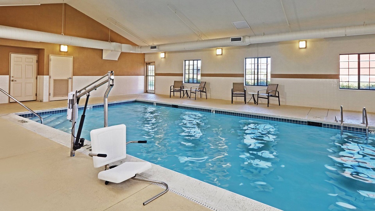 Glenview Apartment | Studio | Free Breakfast! Heated Indoor Pool