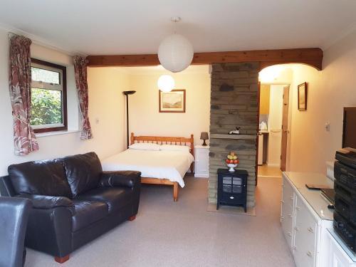 Warlingham Apartment | Studio Garden Flat