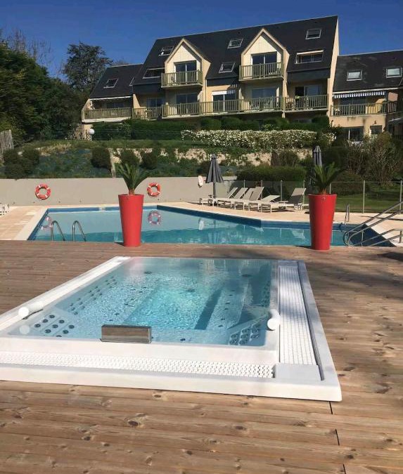 Port-en-Bessin-Huppain Apartment | Studio Golf piscine D Day