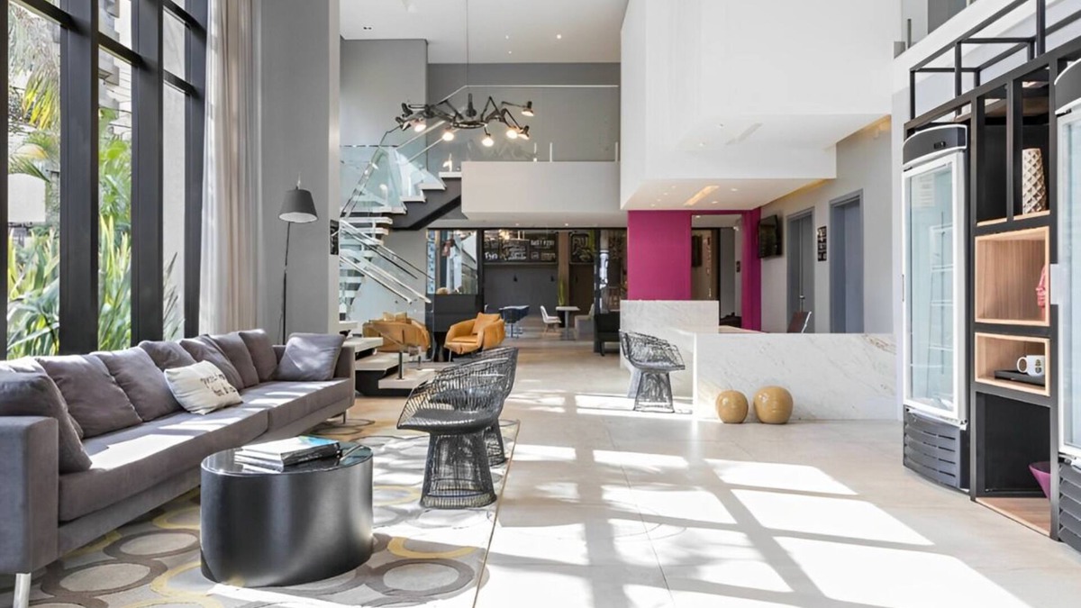 Batel Apartment | Studio Helbor Stay Batel - Aconchegante com Localização Premium
